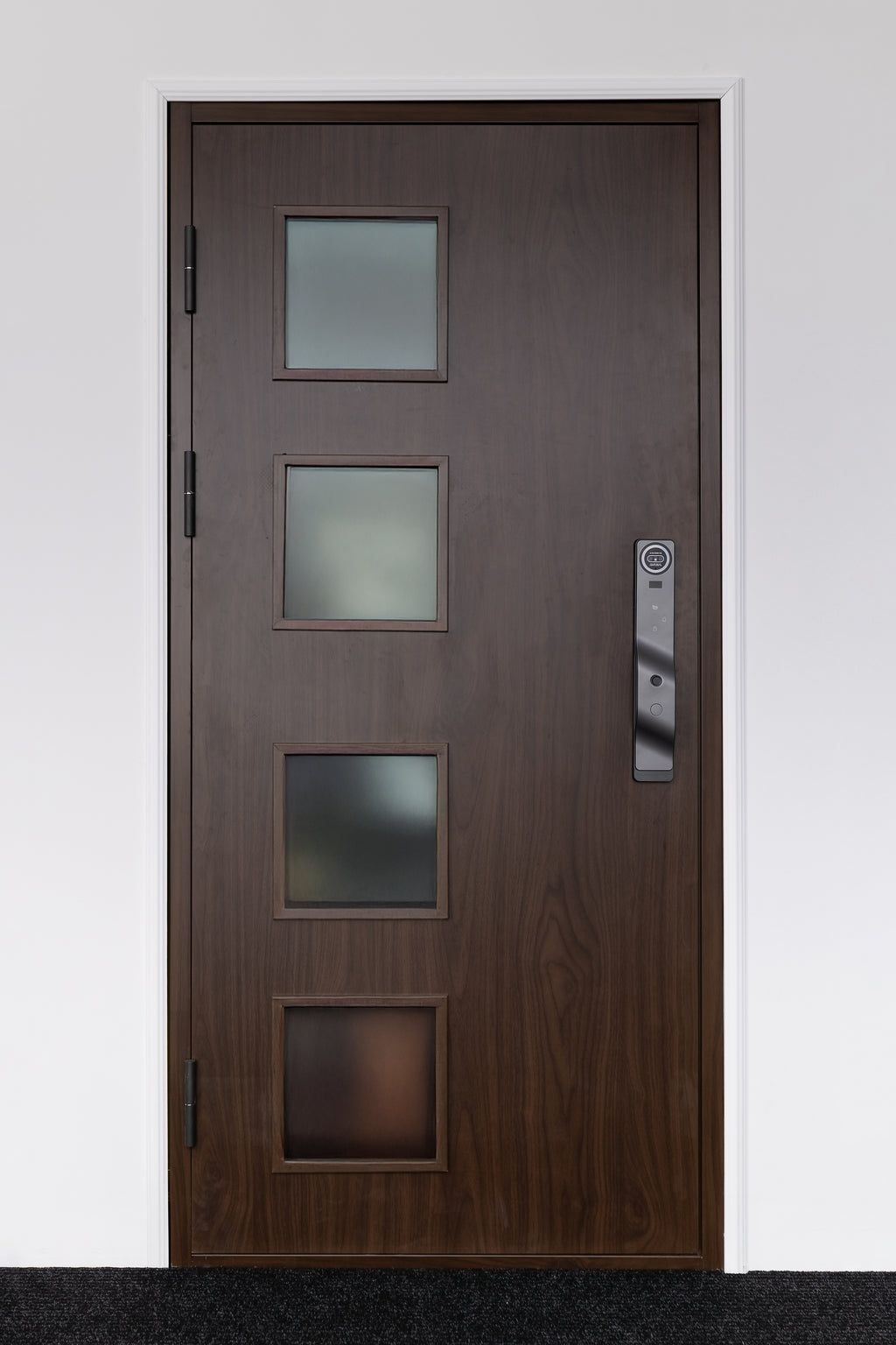 ESTETSKA NAPAKA – Toplotno izolirana varnostna vhodna vrata IronDOOR14 98×208 cm