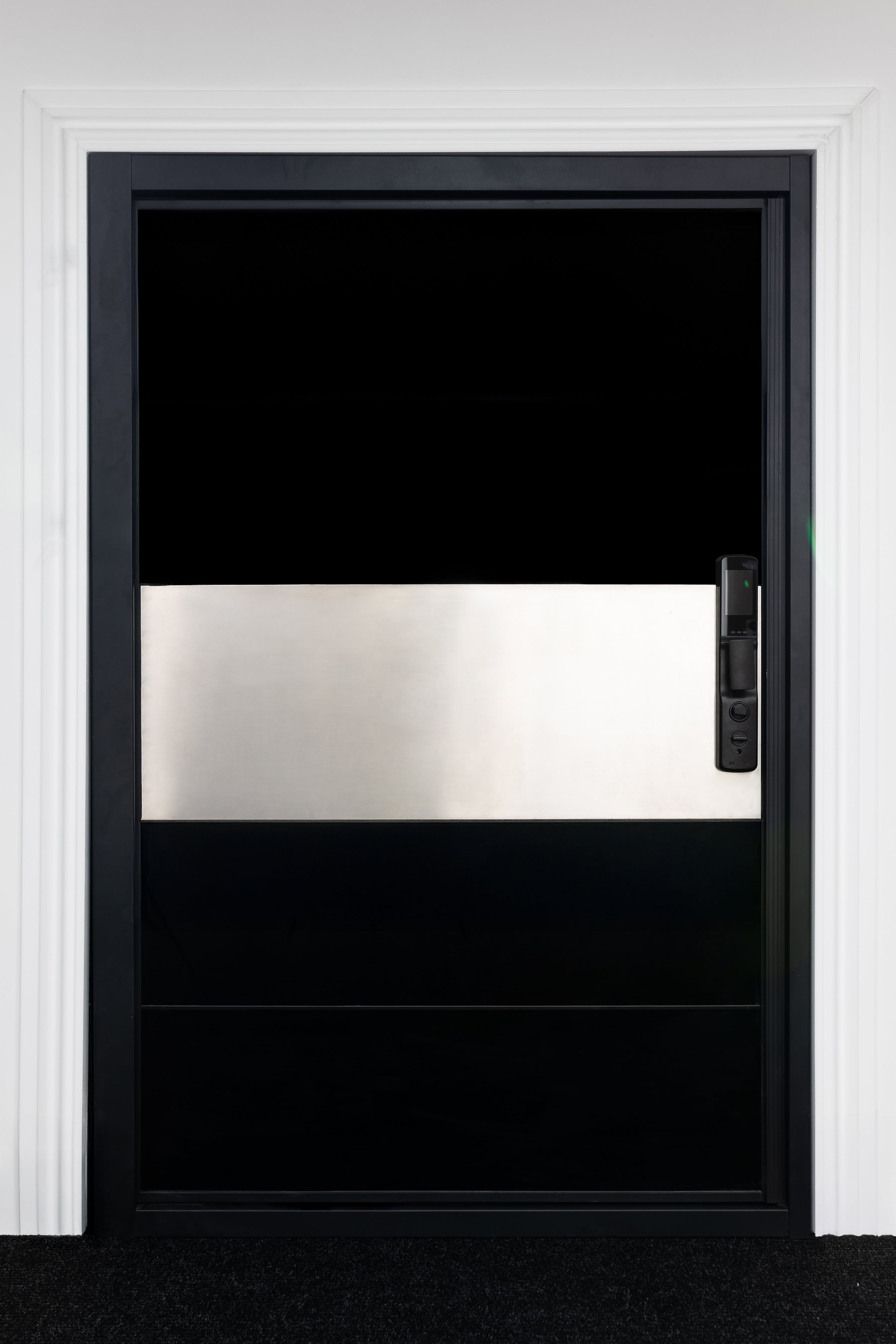 Toplotnoizolacijska varnostna vhodna vrata IronDOOR21 138×208 cm