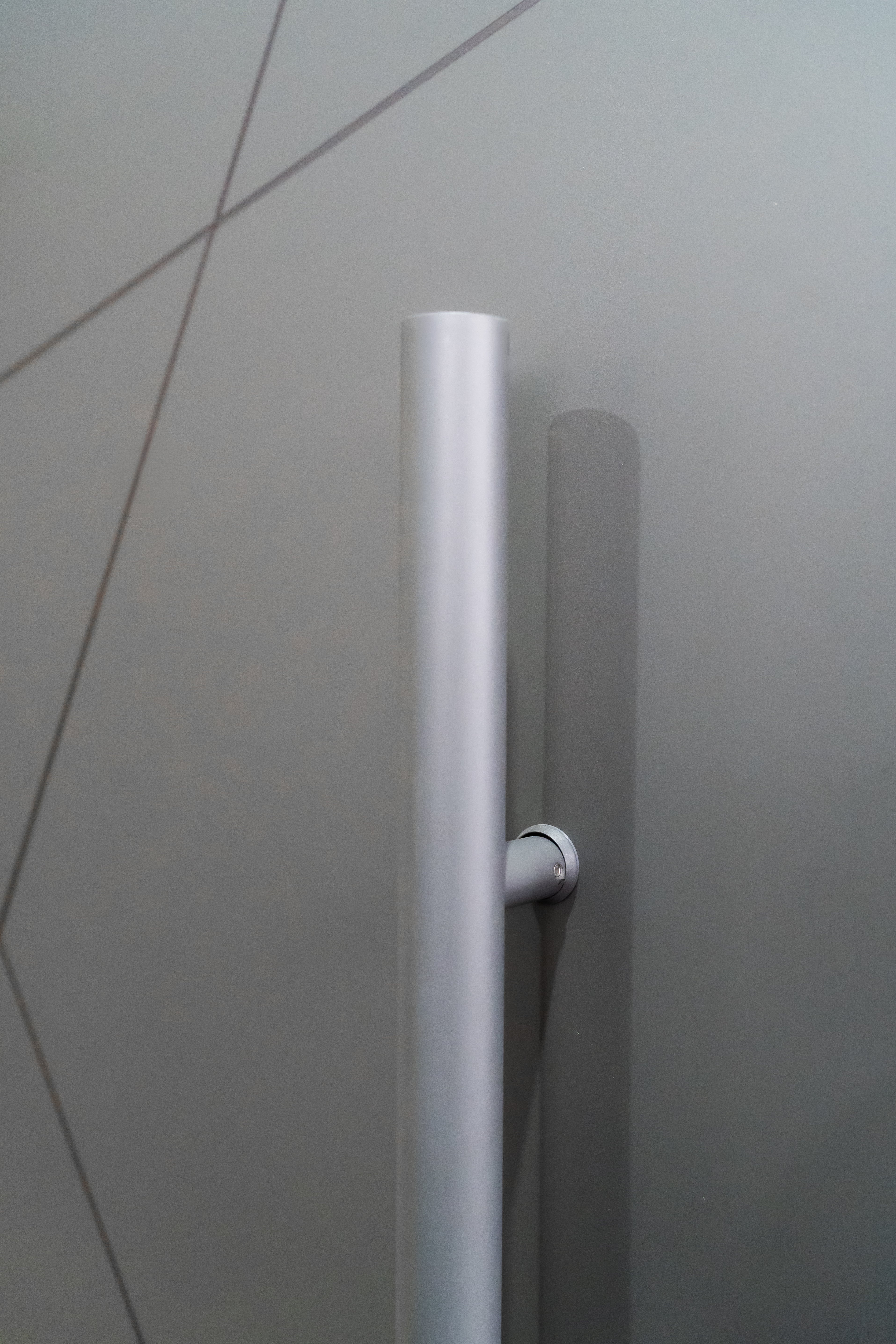 Toplotno izolirana varnostna vhodna vrata IronDOOR02 98×208 cm – vrhunska izvedba: 100-mm profil, s skritimi tečaji