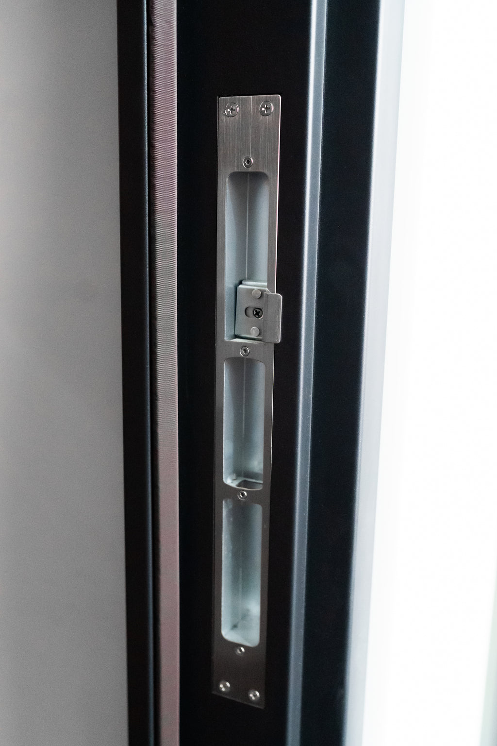Toplotnoizolacijska varnostna vhodna vrata IronDOOR21 138×208 cm