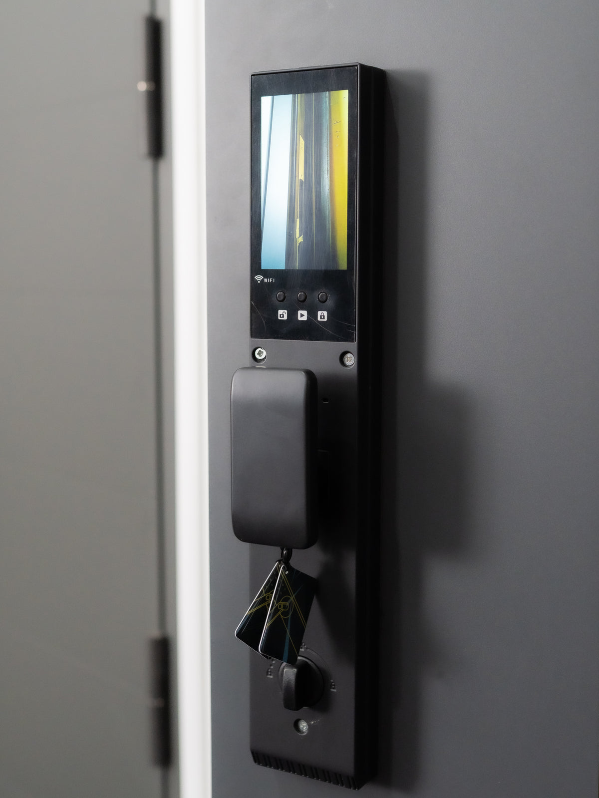 Hőszigetelt biztonsági alumínium bejárati ajtó IronDOOR33 – Antracit - 98 × 208 cm