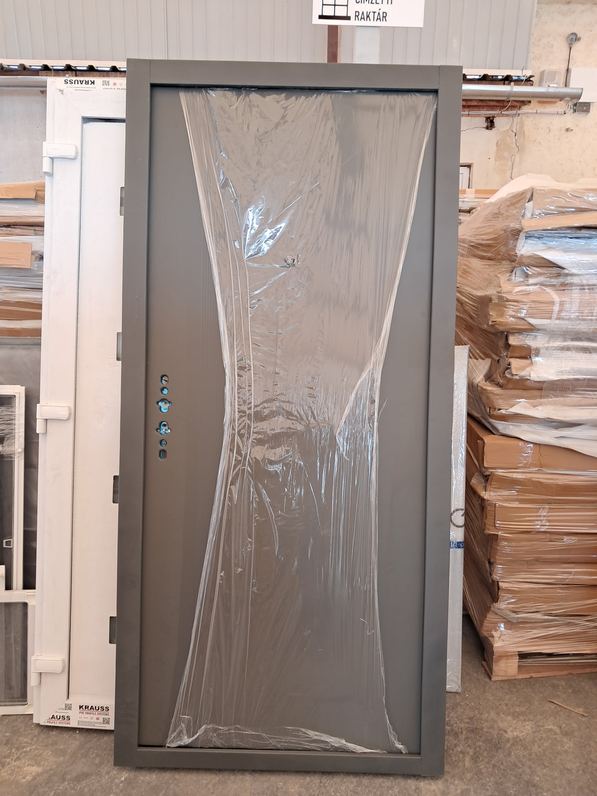 SZÉPSÉGHIBÁS - Hőszigetelt biztonsági bejárati ajtó IronDOOR01 98x208cm antracit színű 4 funkciós OKOS zárral