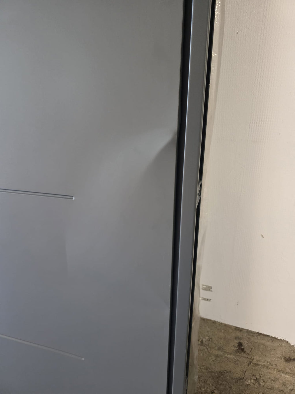 SZÉPSÉGHIBÁS - Hőszigetelt biztonsági bejárati ajtó IronDOOR18 kétszárnyú 138×208 cm - rejtett pánttal (Horpadt)