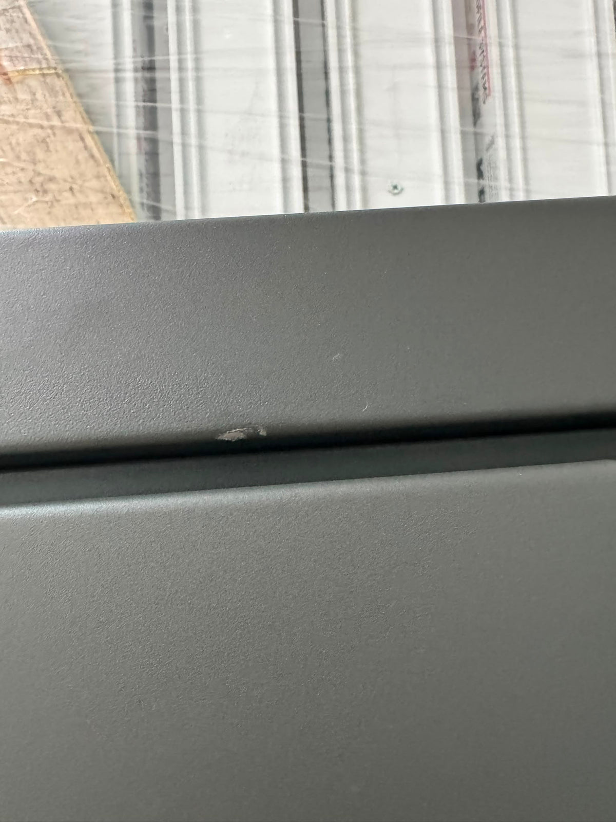 Z LEPOTNO NAPAKO – toplotno izolirana varnostna vhodna vrata IronDOOR01 98x208cm v antracitni barvi s pametno ključavnico s 4 funkcijami