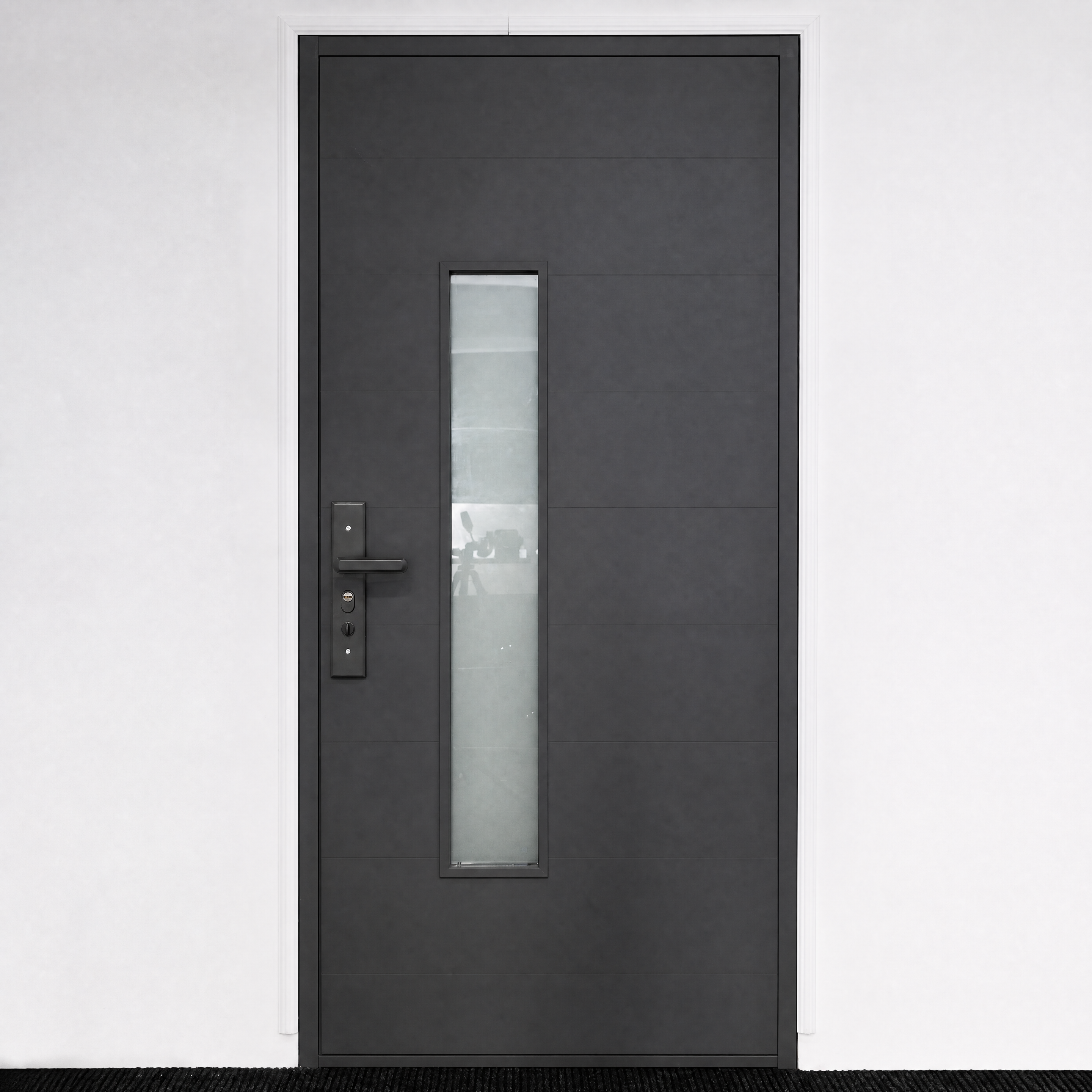 Toplotno izolirana varnostna vhodna vrata IronDOOR18 98×208 cm – s skritimi tečaji