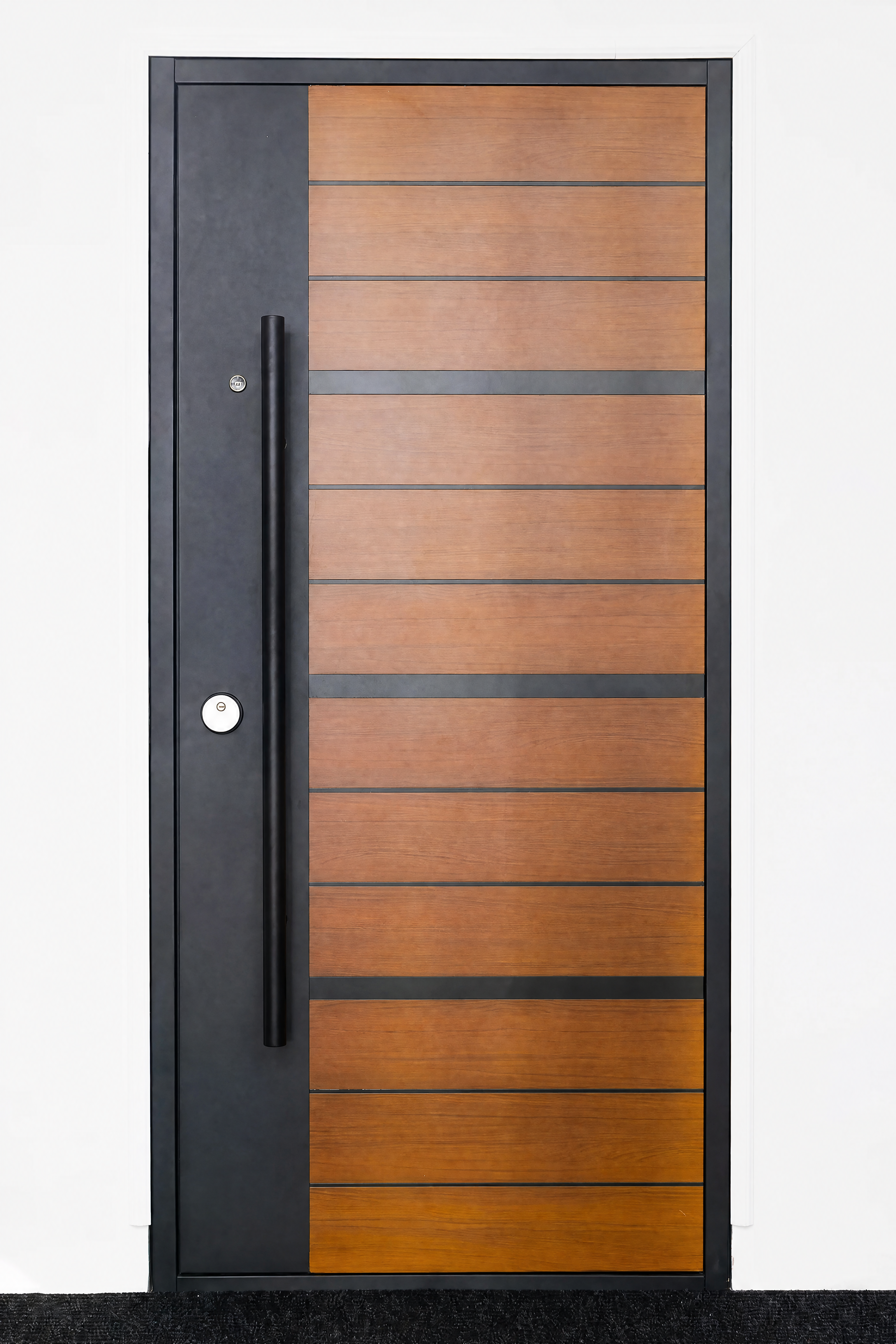 Toplotno izolirana varnostna vhodna vrata IronDOOR24 98×208 cm – vrhunska izvedba: 100-mm profil, s skritimi tečaji