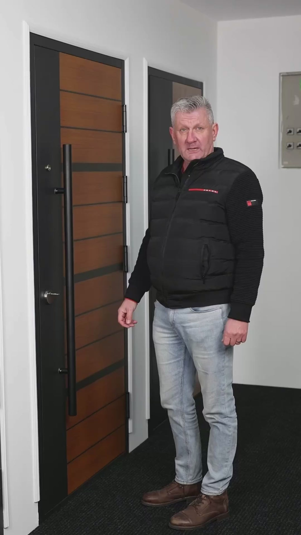 Z LEPOTNO NAPAKO – toplotno izolirana varnostna vhodna vrata IronDOOR24 98×208 cm